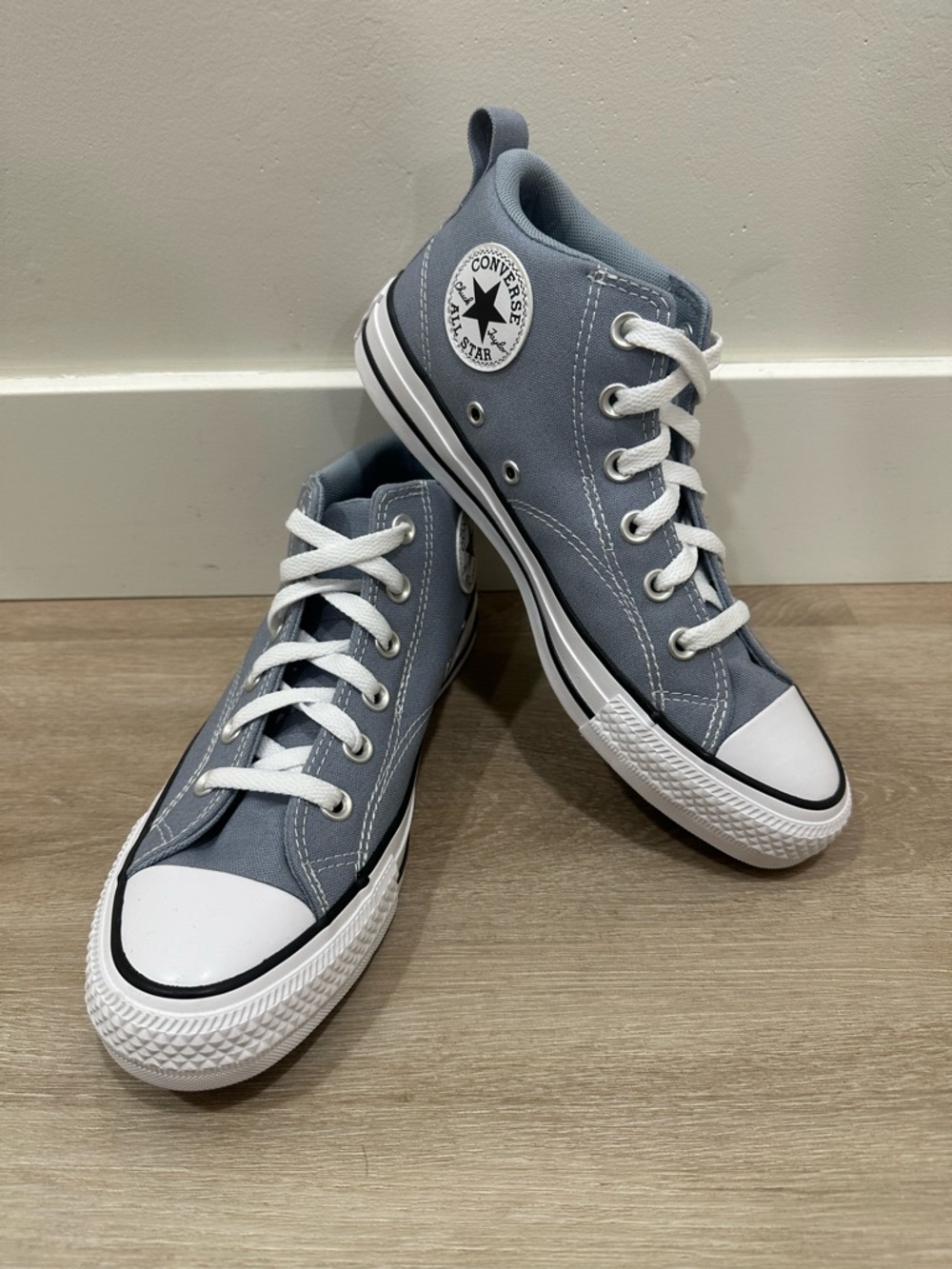 NWOT Converse Chuck Taylor 2.0 All Star Mid Top Sneakers - Light Blue & White - Picture 2 of 9